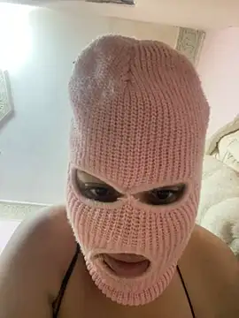 Snapshot of faettaa chatting on February 12, 2026, 6:14 pm faettaa online show from February 12, 2026, 6:14 pm