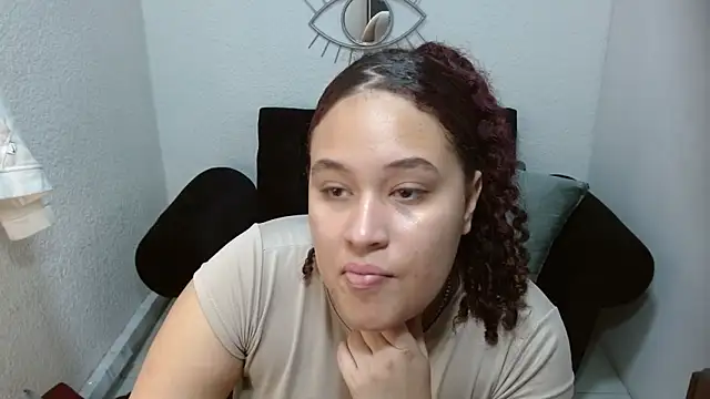 leilanewgirl online show from March 12, 2026, 12:33 pm