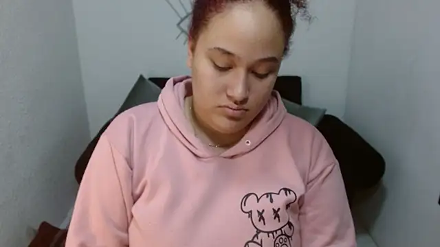 leilanewgirl online show from April 8, 2026, 12:27 pm