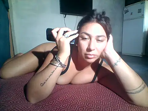 Snapshot of Micaela777 chatting on April 16, 2026, 4:52 pm Micaela777 online show from April 16, 2026, 4:52 pm