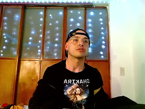 DanniHotBoy02 online show from February 11, 2026, 3:11 am