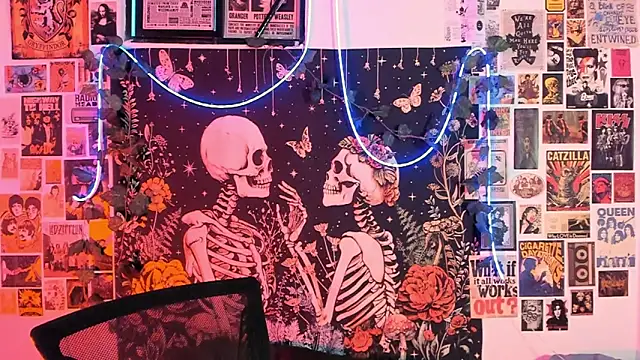 alextop  online show from February 16, 2026, 10:28 pm