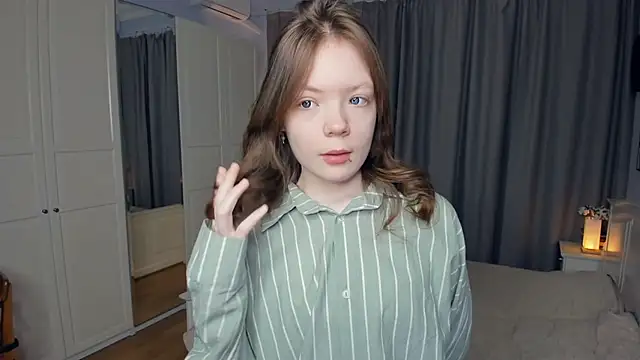 LavenderMitten online show from March 13, 2026, 5:36 am