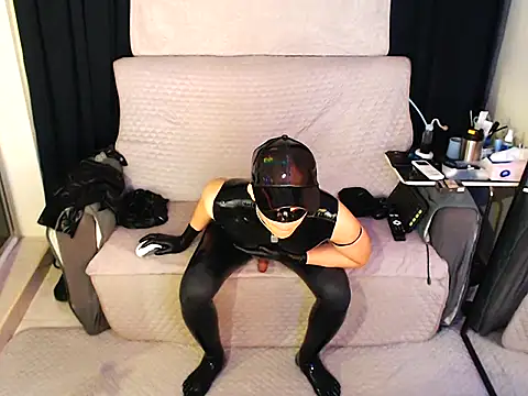 RubberGummi online show from May 3, 2026, 11:33 pm