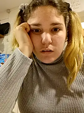 Snapshot of Dulcexpecado chatting on March 2, 2026, 10:49 pm Dulcexpecado online show from March 2, 2026, 10:49 pm