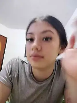 Aurora Pearl online show from March 7, 2026, 12:07 am