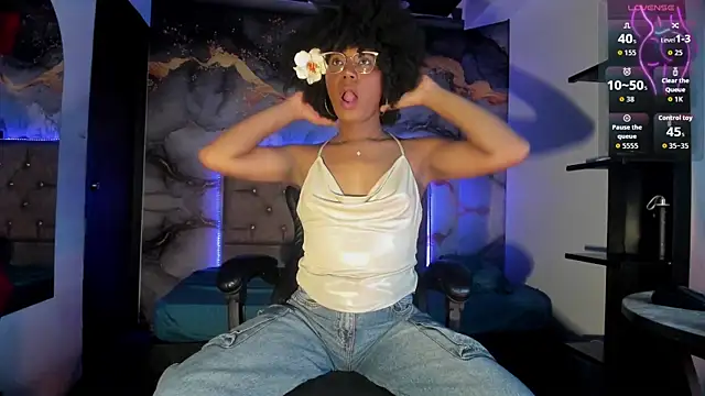 Snapshot of CataleyaMoon_ chatting on May 23, 2026, 7:40 pm CataleyaMoon online show from May 23, 2026, 7:40 pm