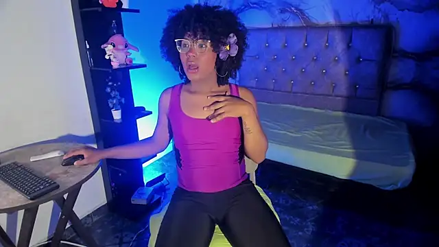 CataleyaMoon  online show from June 25, 2026, 7:40 pm