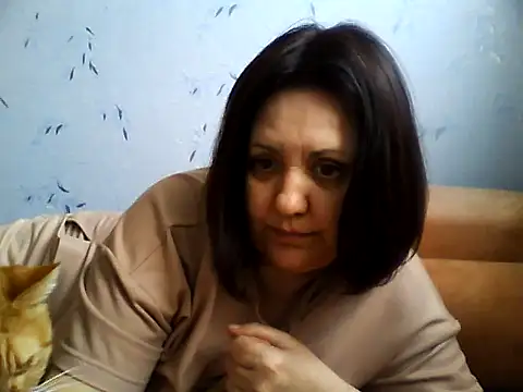 LockyCharm111 online show from April 5, 2026, 5:04 am