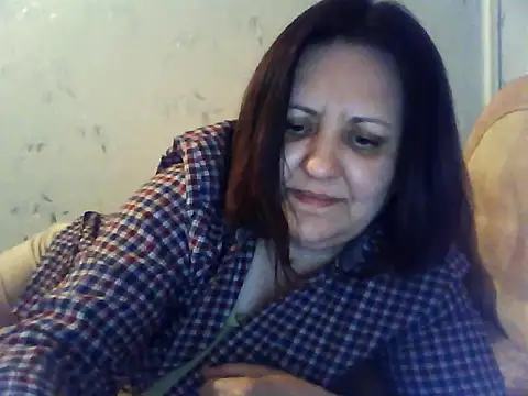 LockyCharm111 online show from April 21, 2026, 5:39 pm