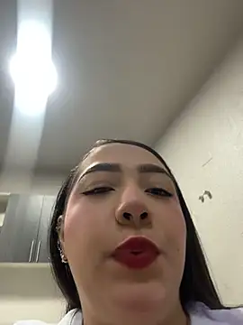 Snapshot of Hannah-Prada chatting on May 1, 2026, 11:37 am Hannah-Prada online show from May 1, 2026, 11:37 am