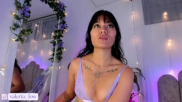 Nahialov online show from February 18, 2026, 1:56 am