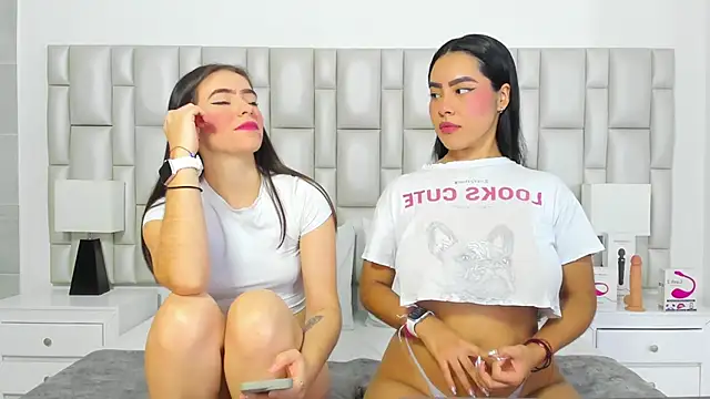 paola katy dicks online show from April 23, 2026, 8:11 pm