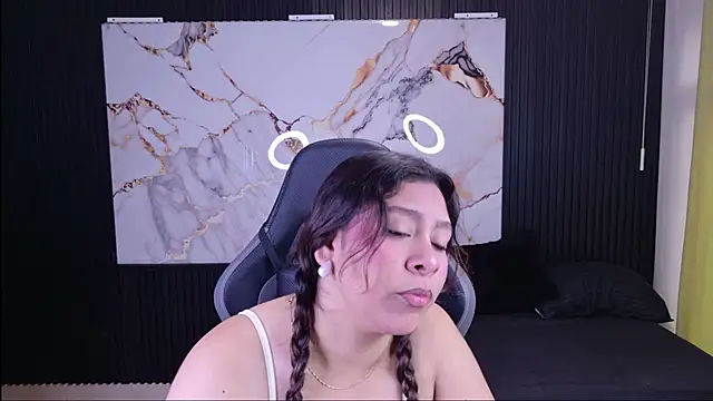 Sophie19   online show from March 26, 2026, 11:27 am