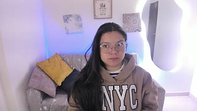 Snapshot of Afrodita_rouss chatting on February 13, 2026, 9:22 pm Afrodita rouss online show from February 13, 2026, 9:22 pm