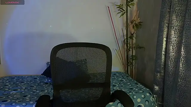 eithan jonnes online show from February 25, 2026, 10:52 pm