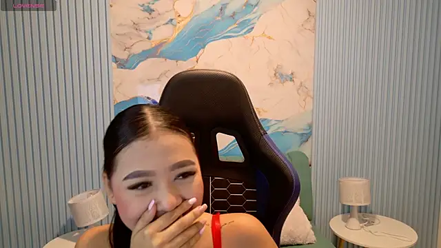 valerie20  online show from April 12, 2026, 4:28 am