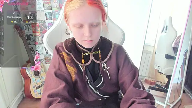 NikolFlostt online show from April 21, 2026, 2:51 am