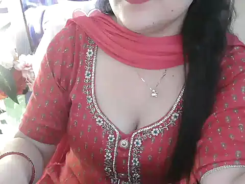 Snapshot of _chitranshi chatting on April 24, 2026, 5:43 am chitranshi online show from April 24, 2026, 5:43 am