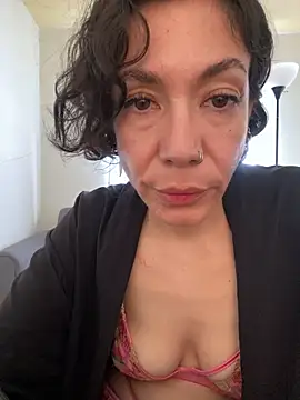 JeanneDuval8888 online show from April 2, 2026, 10:51 pm