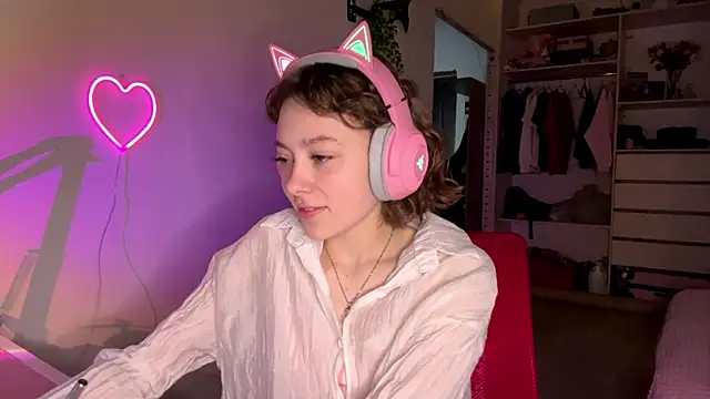 Snapshot of SlunkRear chatting on February 28, 2026, 10:11 pm SlunkRear online show from February 28, 2026, 10:11 pm