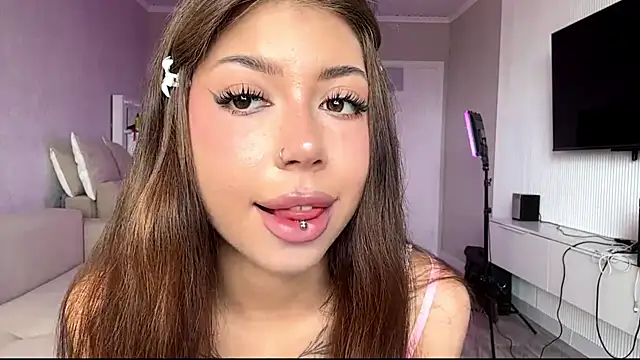 Snapshot of You_Club_Winx chatting on June 26, 2026, 8:19 am You Club Winx online show from June 26, 2026, 8:19 am