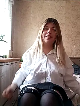 EvaTallor online show from April 28, 2026, 3:06 pm