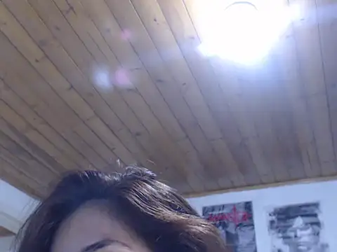 gris26 online show from March 11, 2026, 11:44 pm