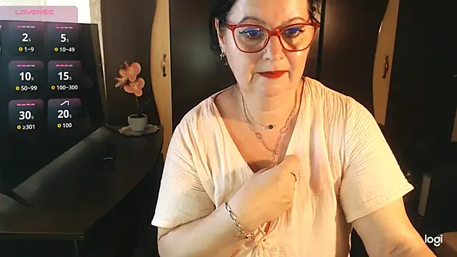 exiMIlf online show from June 4, 2026, 9:59 am