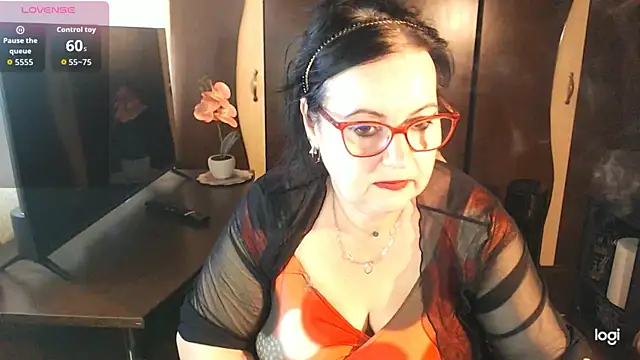 Snapshot of exiMIlf chatting on June 19, 2026, 2:10 pm exiMIlf online show from June 19, 2026, 2:10 pm