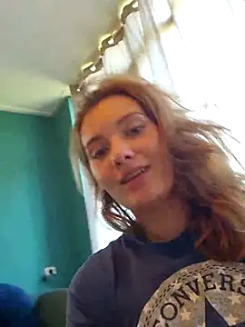 sweetsophie69 online show from April 22, 2026, 1:01 pm