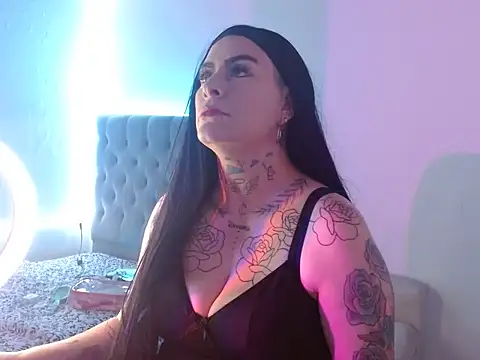 Snapshot of mia_vantt chatting on February 16, 2026, 7:10 pm mia vantt online show from February 16, 2026, 7:10 pm