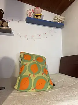 Snapshot of Cami_Blossom chatting on March 5, 2026, 12:01 pm Cami Blossom online show from March 5, 2026, 12:01 pm