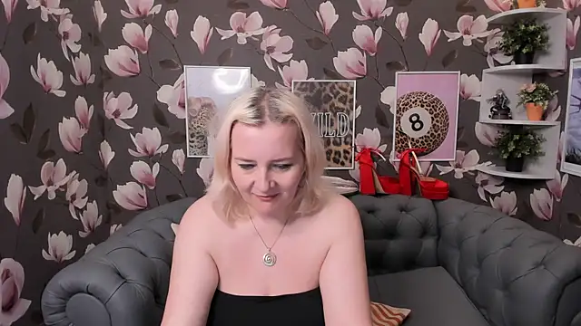 Snapshot of Victoria_Notti chatting on April 23, 2026, 11:09 am Victoria Notti online show from April 23, 2026, 11:09 am