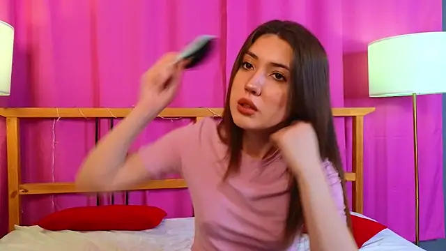 Snapshot of AliceZimmer chatting on March 4, 2026, 7:42 pm AliceZimmer online show from March 4, 2026, 7:42 pm