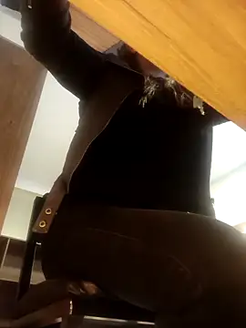 eva vidal  online show from April 15, 2026, 7:58 pm