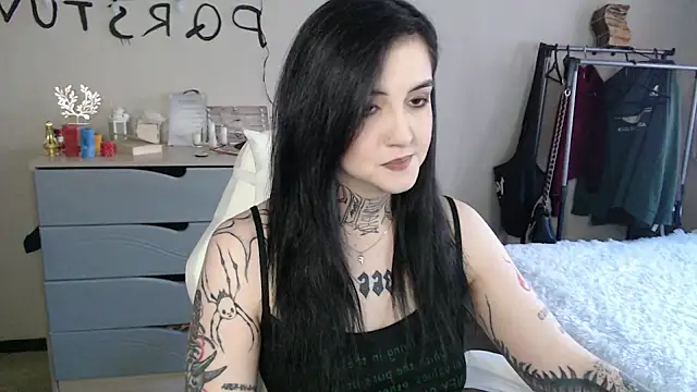 Rin Tozier online show from May 6, 2026, 1:25 am