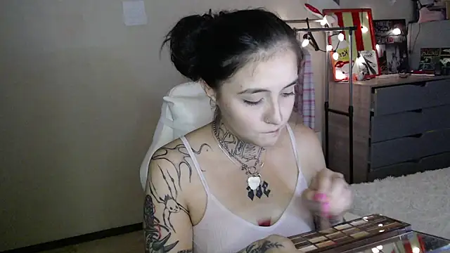 Snapshot of Rin_Tozier chatting on July 10, 2026, 9:06 pm Rin Tozier online show from July 10, 2026, 9:06 pm