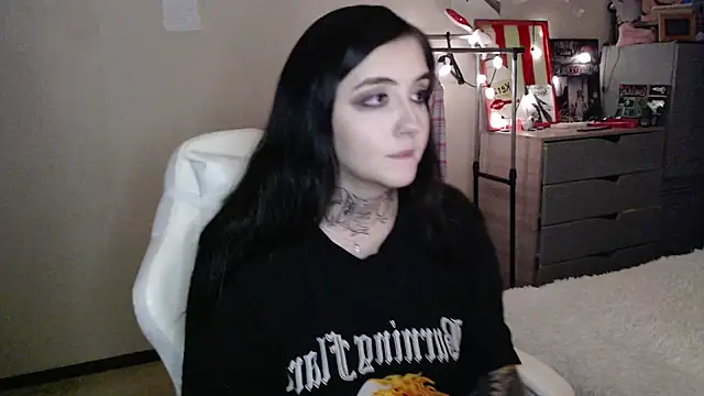 Snapshot of Rin_Tozier chatting on July 11, 2026, 10:22 pm Rin Tozier online show from July 11, 2026, 10:22 pm