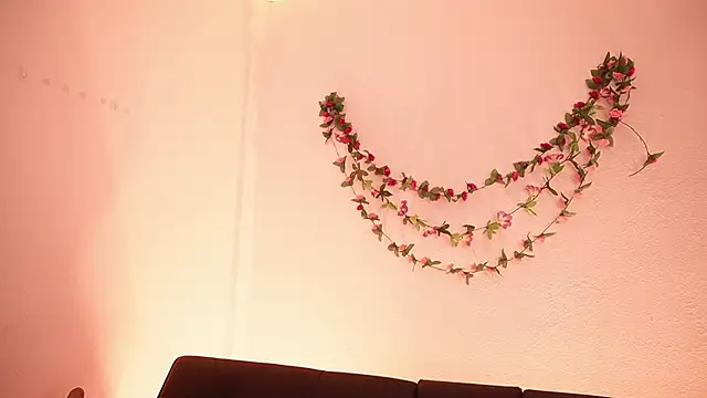 TiffanySander online show from March 22, 2026, 4:16 am