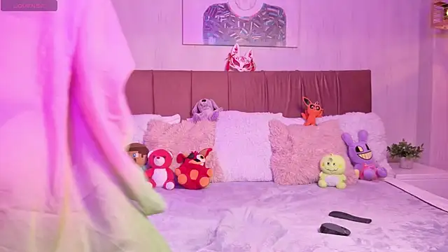 emma wilder  online show from March 20, 2026, 6:57 pm