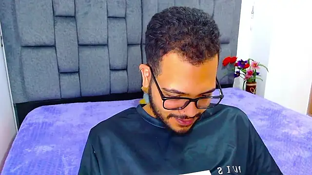 Snapshot of J_black_ chatting on February 25, 2026, 9:24 pm J black online show from February 25, 2026, 9:24 pm