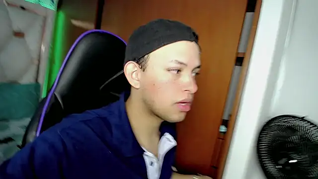 Top and bottom online show from February 20, 2026, 8:09 pm