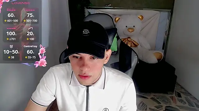 Top and bottom online show from April 19, 2026, 8:11 pm