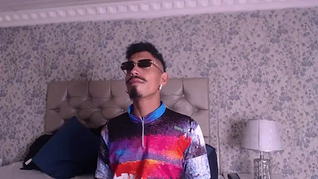 NoaahTylor online show from February 21, 2026, 7:48 pm