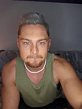 Snapshot of EddyRise- chatting on February 23, 2026, 5:32 pm EddyRise- online show from February 23, 2026, 5:32 pm