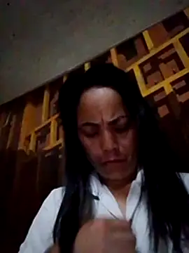 molly-xx online show from April 19, 2026, 8:33 pm