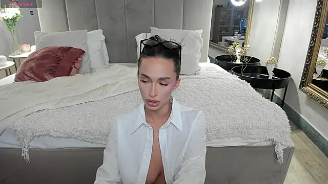 Snapshot of EvaK_ chatting on February 17, 2026, 5:26 am EvaK online show from February 17, 2026, 5:26 am