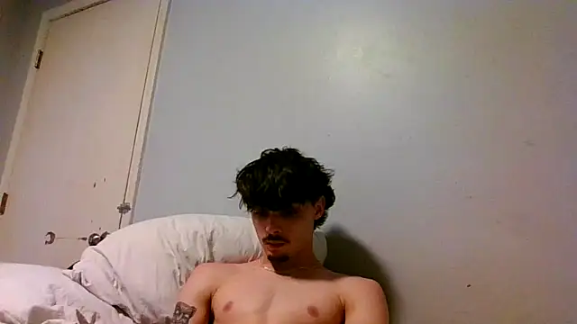 Snapshot of benriskey12 chatting on April 8, 2026, 3:50 am benriskey12 online show from April 8, 2026, 3:50 am