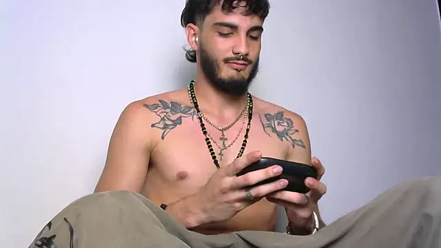 Snapshot of LovexJuxn8 chatting on February 22, 2026, 11:58 pm LovexJuxn8 online show from February 22, 2026, 11:58 pm